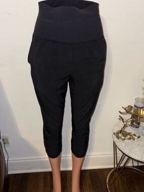 lululemon athletica Black High-Rise Cropped Capris